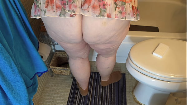 Download Video - Cleaning lady step into bathroom and showing her giant ass and pussy  close up &vert; big fat booty &vert; big natural tits milf  &vert; big boobs mature woman &vert; huge butt chubby plumper &vert; busty bbw ssbbw &vert; thick curvy white maid in mini dress &vert; best of Xvideos porn