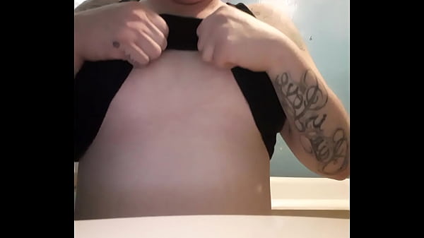 thumb boobs