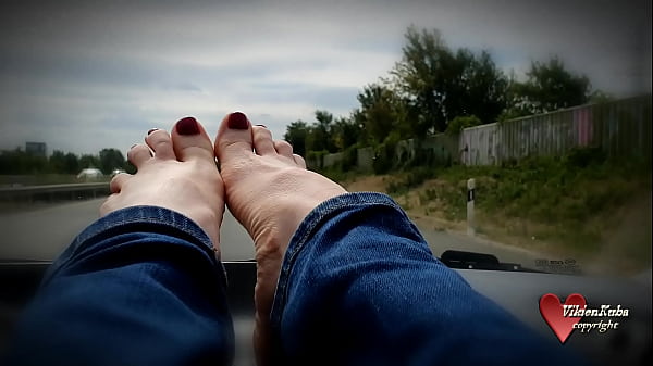 VikienKuba auto feet