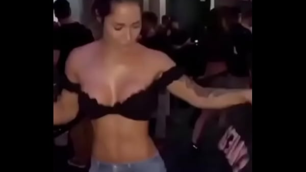 chica sexy bailando