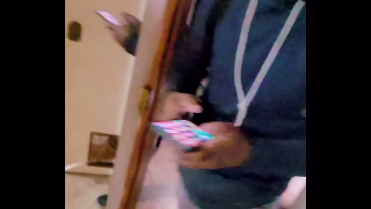 Repartidor de domicilio me termina follando