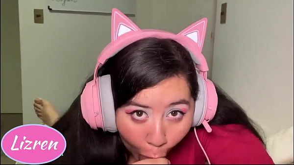 Chilean gamer sucks it