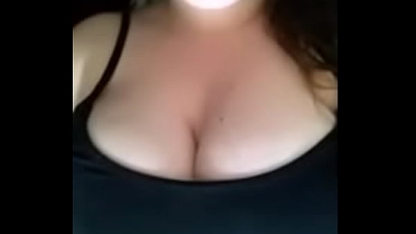 thumb boobs