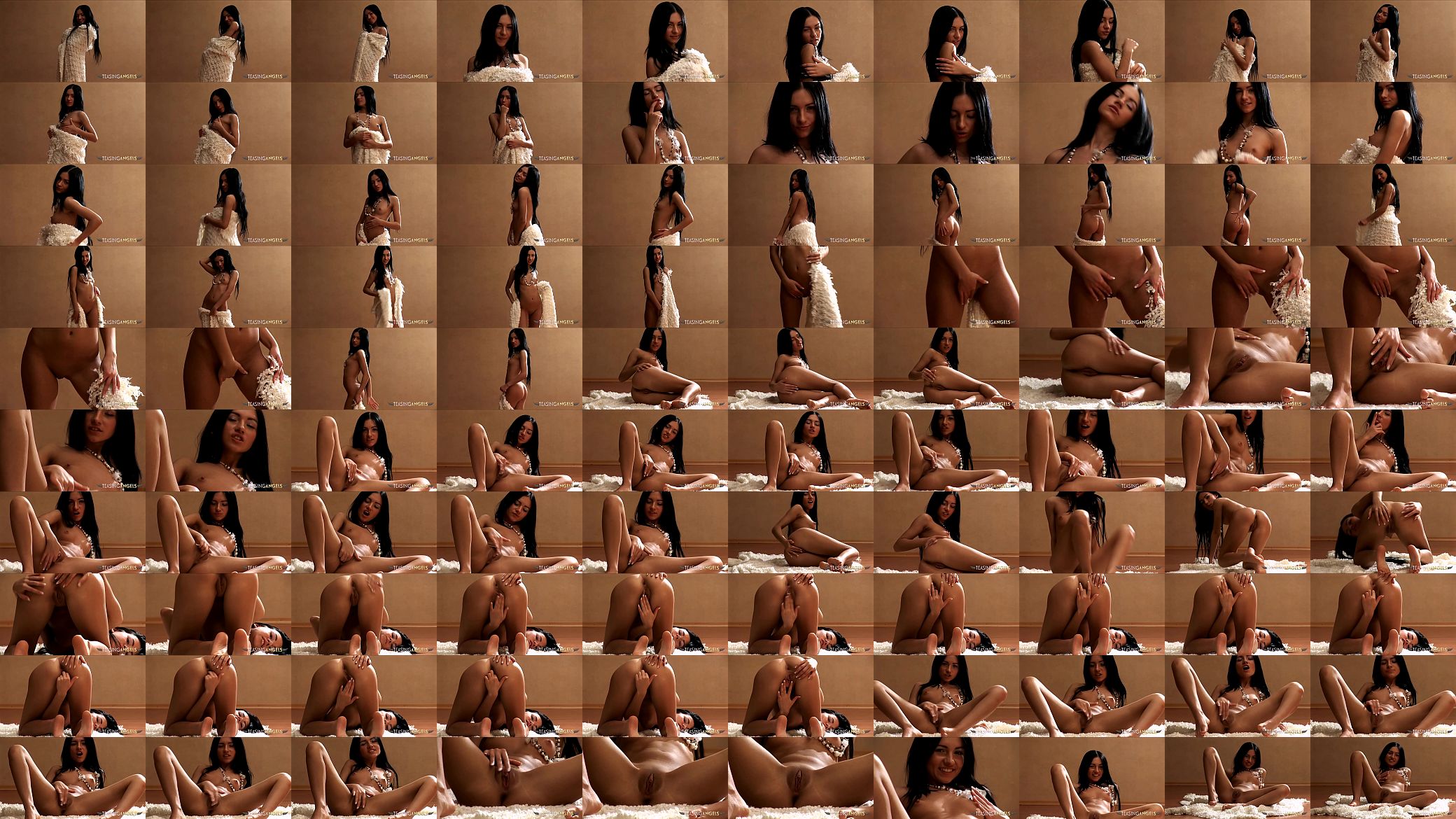 Only a carpet is hiding her incredibly sexy body 预览图