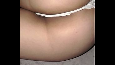 s&oacute; de vestidinho na casa dos parentes para provocar no quarto de visitar com a bucetinha melada KARENKISS