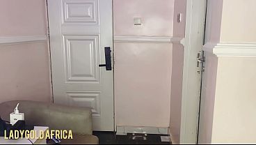 LReal Ladygold - The online delivery man who can&rsquo;t believe what his eyes just saw in my room. Full complete video