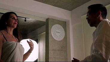 Lucky guy gets special massage with happy ending from stunning Asian masseuse