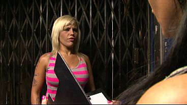 Horny lesbians getting pussies et and horny fingering fuck and orgasm session