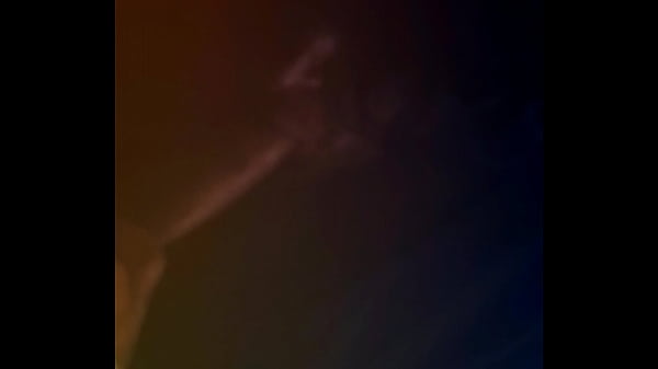 Babygirl Suce Le Cornet De Crème Glacée Spécial De