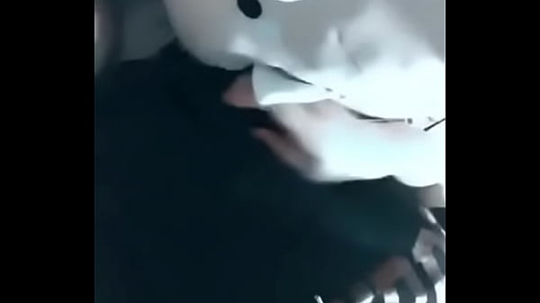 thumb boobs