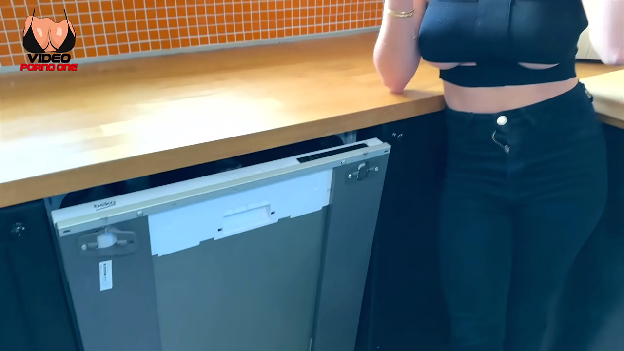 Le r&eacute_parateur ne vient pas que pour le lave vaisselle, il vient aussi pour baiser ma femme !