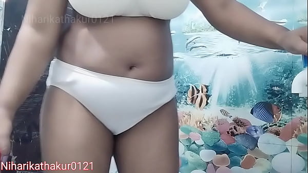 Pussy bathing time