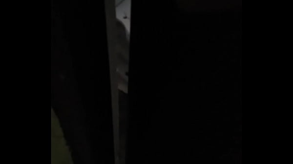 Mi hermana bañándose