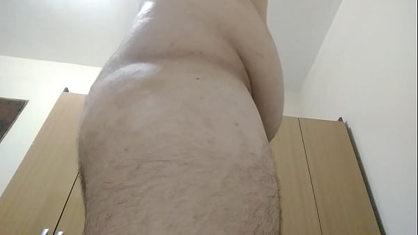 Download Video - Novinho provocando mostrando a raba e piscando o cuzinho apertado
