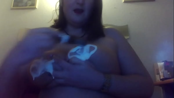 I EAT MY TITS