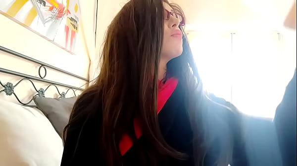 ママチャリ妻に人生相談！！のお子さんを持つ買い物帰りの美人妻よしえさん(28)&rarr;おっぱいとオマ○コを見てみたいという童貞くんの図々しいお願いも母性で包み込む！手をとり触り方まで優しくレクチャー！&rarr;「ち○ちん勃ったままじゃかわいそう&hellip;」よだれ垂らしながらのねっとりフェラで童貞チ○ポはもう限界！&rarr;肉厚マ○コに奥様自ら騎乗位で生挿入！&rarr;実は欲求不満気味だったという奥様は童貞くんの力強い腰使いで感じまくり最後は中出しで絶頂！