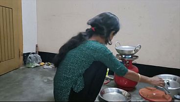 Download Video - Desi Bhabhi Ne Devar Ka Lund Apni Chut Mein Liya