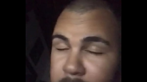 Tête D'oeuf Écoutant Keninho Chagas