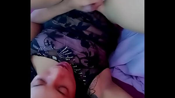 Masturb&aacute;ndome hasta acabar en mi propia boca y ...