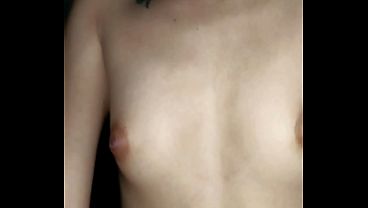 Joven pareja colombiana follando en su carro en Medellín