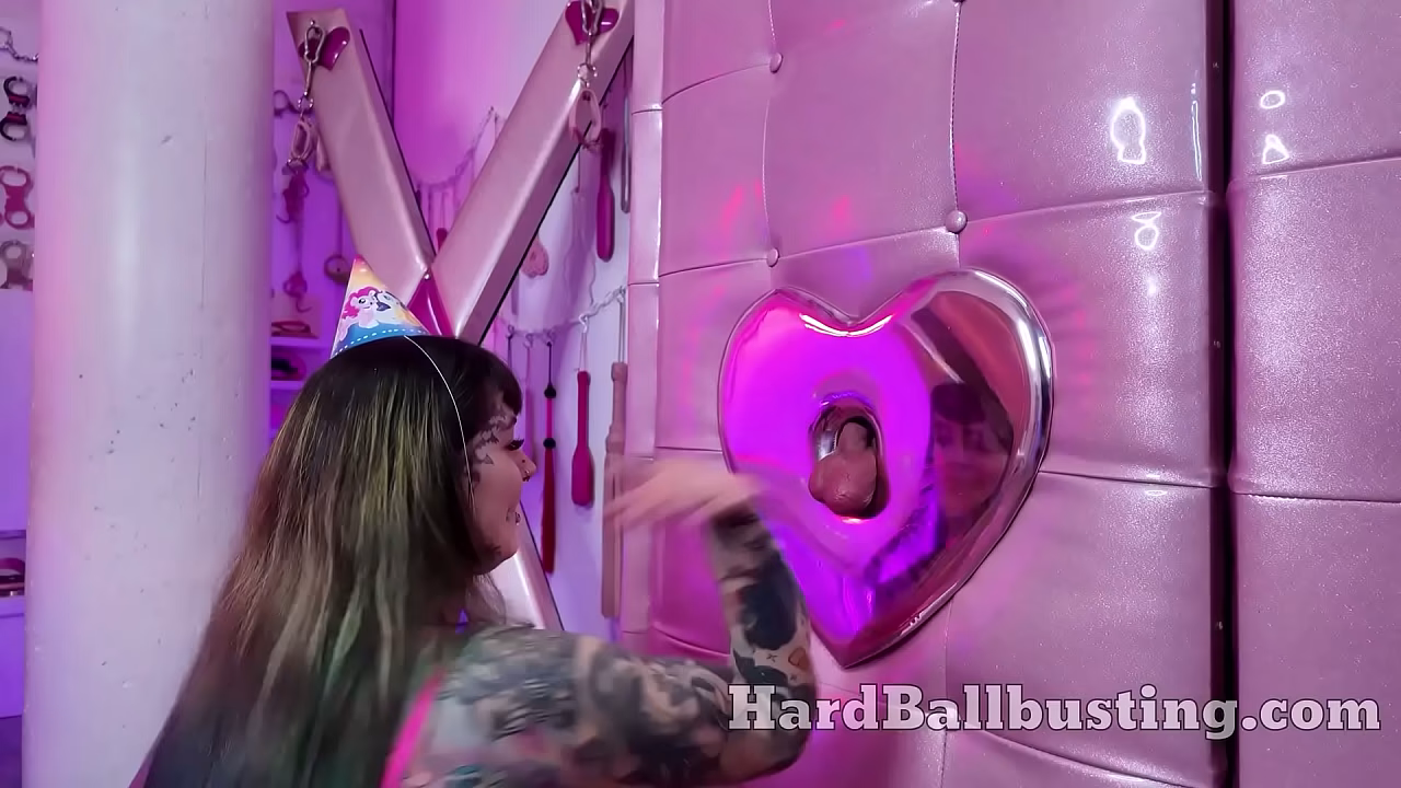 Heart-Shaped Glory Hole Birthday Ball Slaps - Rosa Rogue