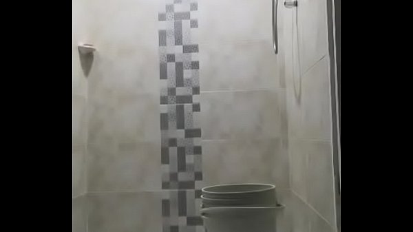 se ba&ntilde;a me lo muestra todo