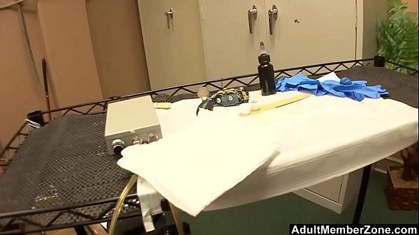 Sexy Tattoo Artist Blows And Fucks A Client