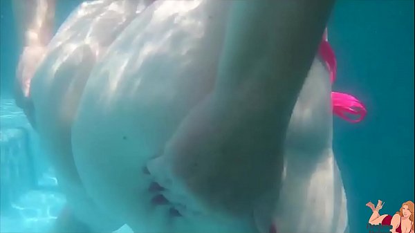 PAWG Desiree Deluca Shakes Her Huge Tits Underwater and Poolside