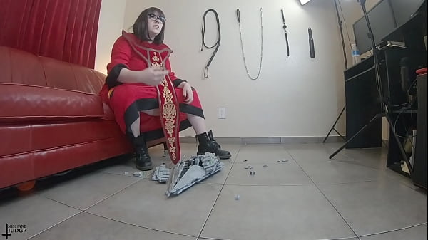 BTS Giantess Empress Destroys Star Destroyer