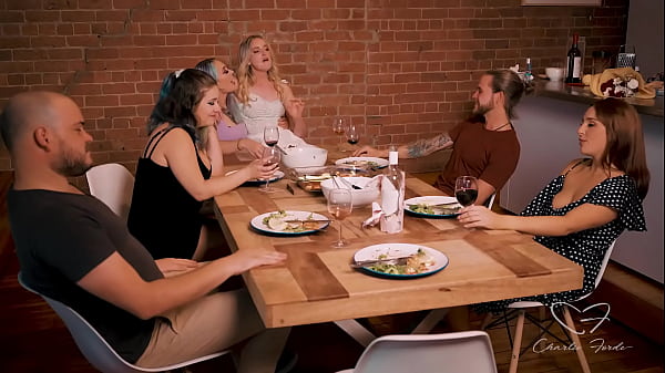 Teaser: Charlie Lädt Ihre Freunde Zum Abendessen Ein, Das Mit Einem Verrückten Gruppensex Endet!