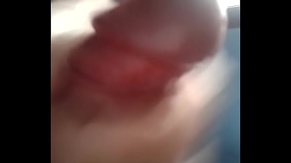 Download Video - Punhetando a cabe&ccedil;a do pinto bem gostoso