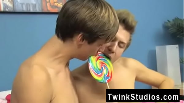 Hot twink Nathan Stratus ordered a meaty packag...