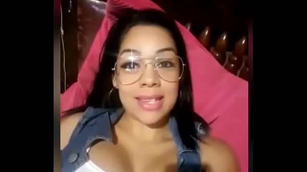 putita rica en la cama