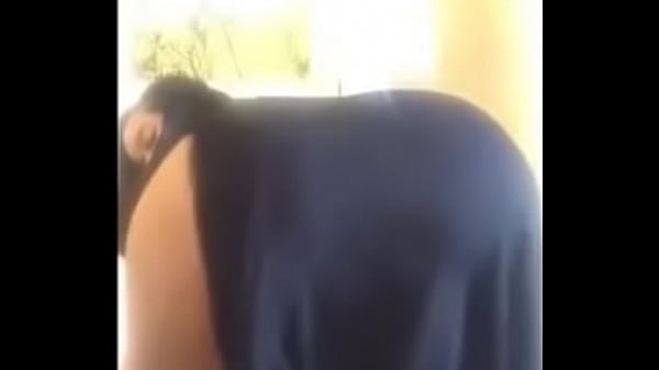 big ass girl shaking