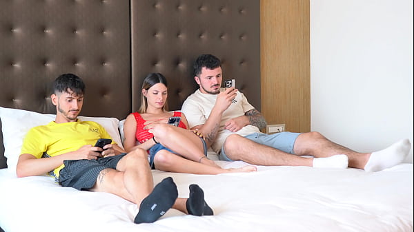 while my husband went out I started jerking off his friend, a nice 24cm cock