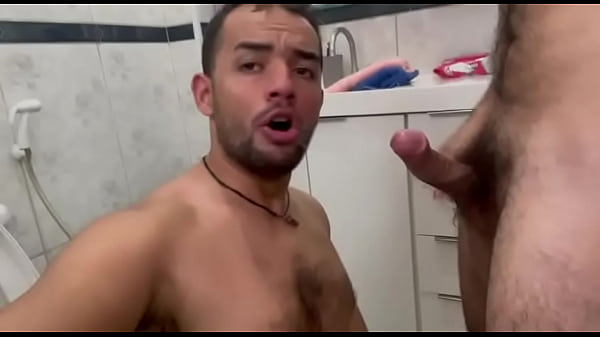 CASADO COM MINHA VIZINHA TOMOU BANHO COMIGO E ME FEZ GOZAR