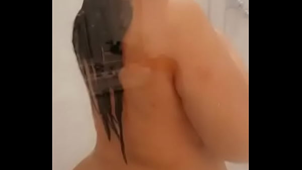 The delicious bbw Miss Diamond Doll taking a delicious bath and wiggling her giant ass. Pussy delight.