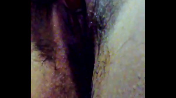 cu&ntilde;ada masturbandose