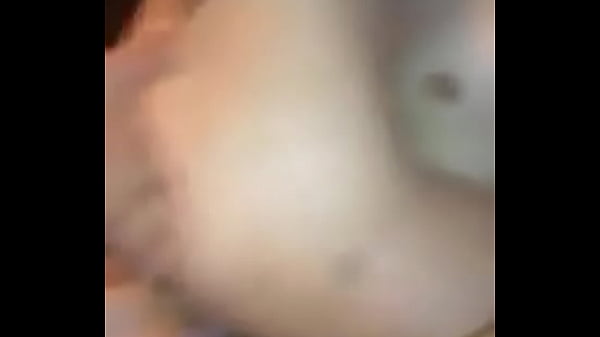 Novinha linda fudendo com 2