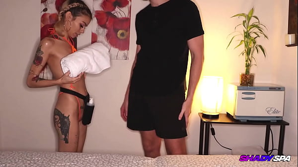 Shady Spa: Sisi&rsquo;s Sizzle