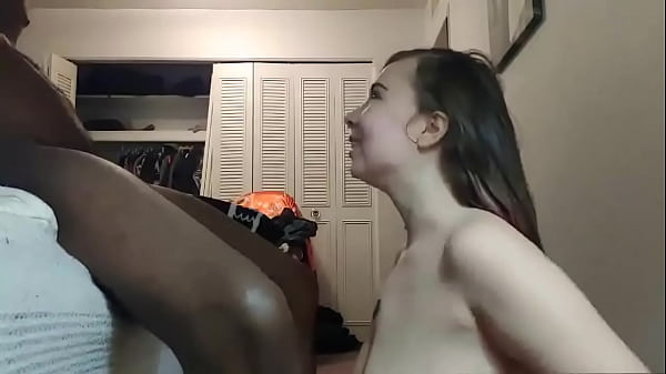 Elle Veut Vraiment Du Sperme Sur Son Visage