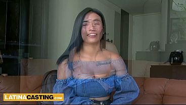 完璧な尻を持つ巨乳ラティーナをモデルオーディション中に激しく犯し、荒々しく続けた。