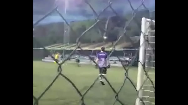 Flagra felipe neto foi gravado pegando as bolas dos amigos