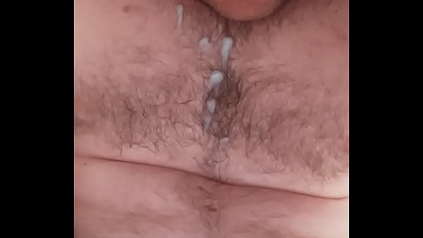 VID 356 Ma masturbez si ma pis la mine in gura ...