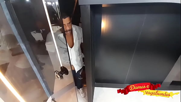 Hotel valet catches guest off guard