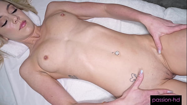 Thick Cock Massages Kelsey Kane's Throat And Pussy