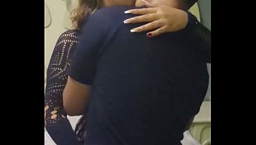 Fodendo uma indiana da buceta peluda, essa gosta de transar e geme alto