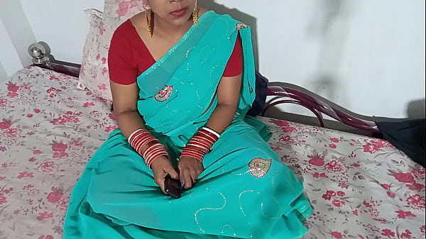 Bengali sister-in-law forgave the rent of the house by kissing the landlord Indian Bengali XXX in clear Hindi voice