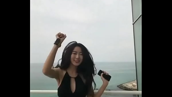 Who is this girl and where can I find a complete video with sound
