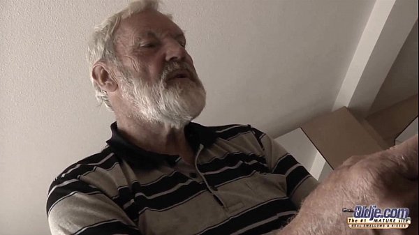 Download Video - Teenie girl in pain fucks old man for spicy oblivion